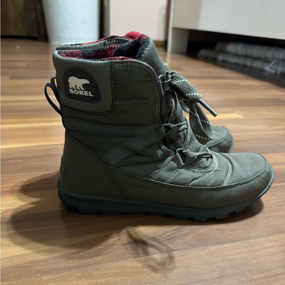 Sorel Boots - olive green